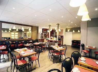 Grand Hotel De Turin Paris 3*,